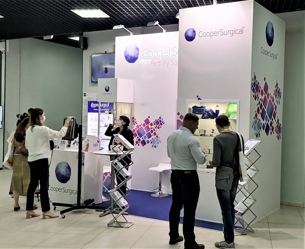 FERTILITY SOLUTIONS - изготовление выставочных стендов в Самаре и Новосибирске
